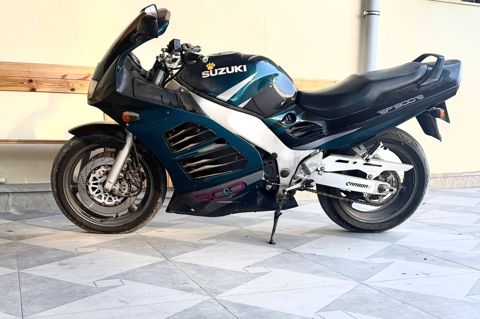 Suzuki GSR 750, 900 sm3, 1996 il, 72 400 km — 7 200 ₼ · Gəncə · Motosikletlər Suzuki GSR 750, 900 sm3, 1996 il, 72 400 km — Gəncə