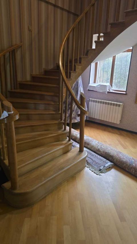 Satılır 5 otaqlı həyət evi/bağ evi 195 m² — 365 000 ₼ · Bakı · Ev, villa Satılır 5 otaqlı həyət evi/bağ evi 195 m² — Bakı