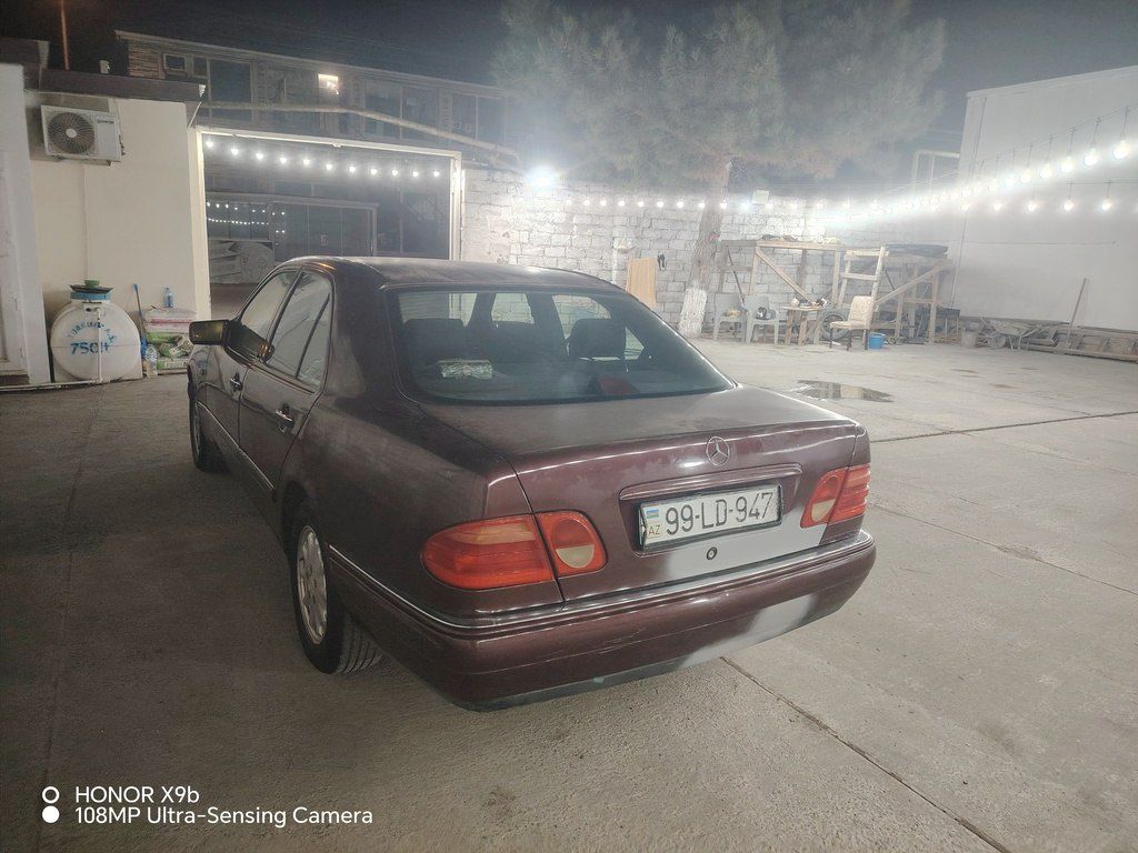 Mercedes E 230, 2.3 L, 1997 il, 385 000 km 99-LD-947 — Avtomobillər, Bakı (3)