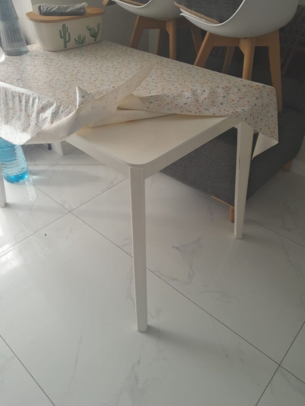 Mətbəx/balaca yemək otağı üçün kompakt mebel dəsti - Ağ rəngli, sadə — Masalar və stullar, Mehdiabad (3)