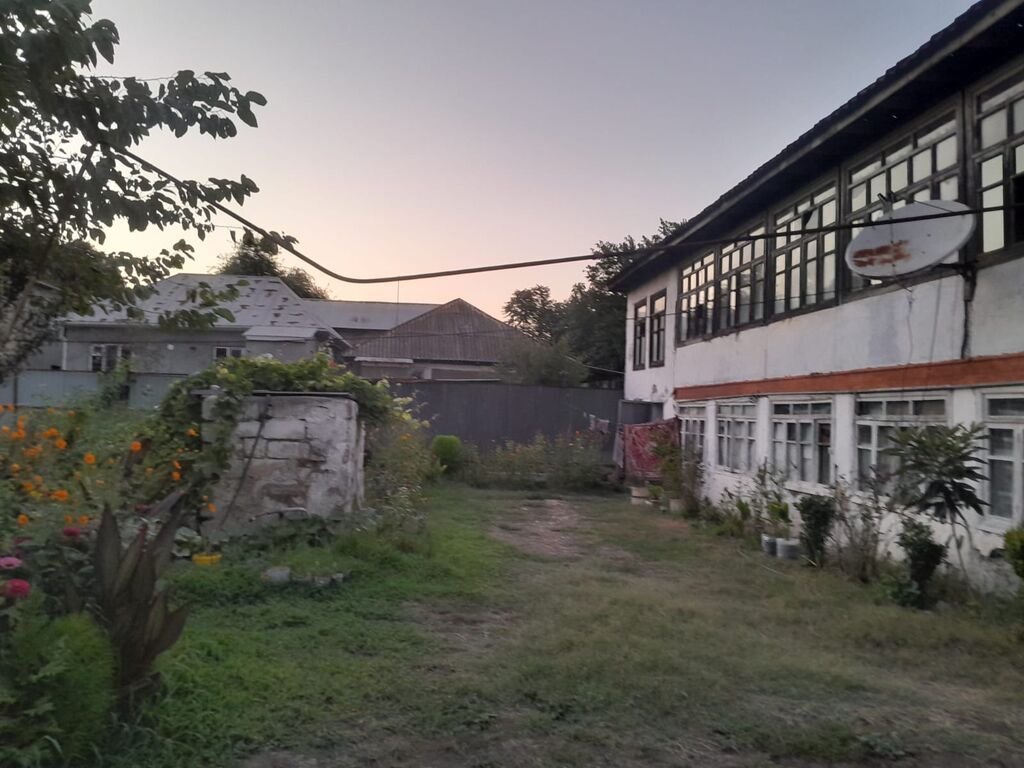 Satılır geniş həyəti var iki lərtəbə köhnə tikili var bağı var əlavə — Ev, villa, Masallı (2)