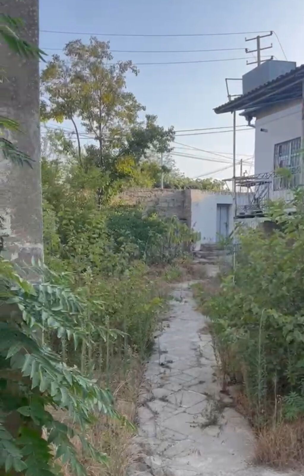 2 eded 2 mertebeli ev bir heyetde satílír Nardaranda asfalta 50 metr — Ev, villa, Bakı (3)