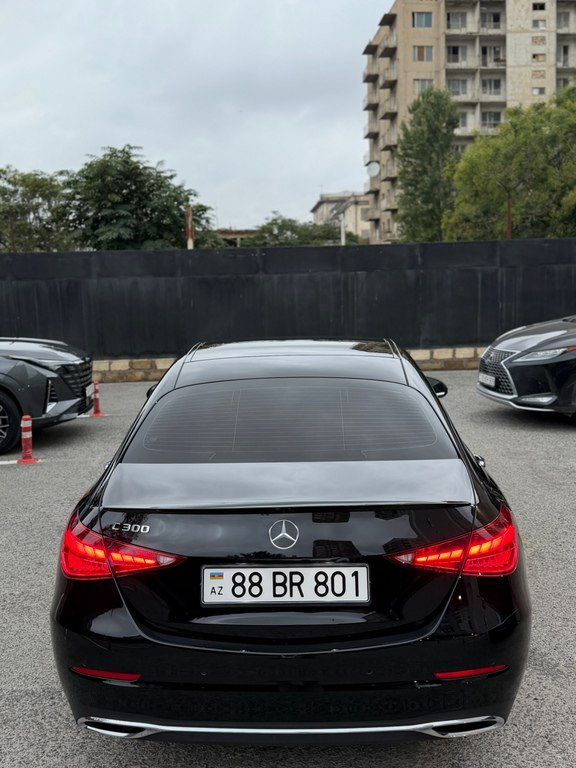 Mercedes C 300, 2.0 L, 2025 il, 8 000 km 88-BR-801 — Avtomobillər, Bakı (5)