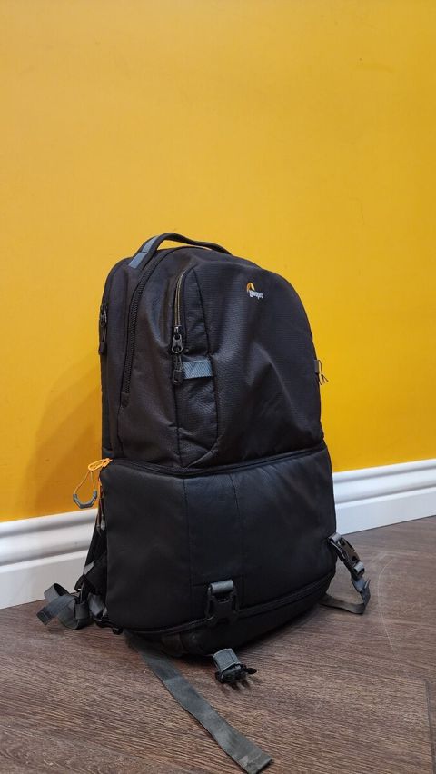 "Lowepro" kamera və lens çantası — 95 ₼ · Bakı · Foto və video texnikası "Lowepro" kamera və lens çantası — Bakı