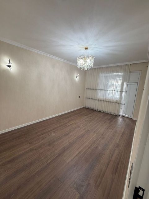 Satılır 2 otaqlı köhnə tikili 70 m² — Bakı