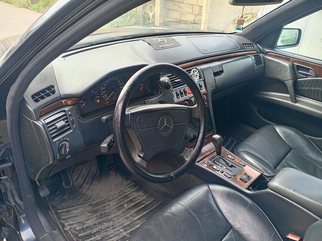 Mercedes E 240, 2.4 L, 1997 il, 360 000 km 99-BG-977 — Avtomobillər, Xudat (5)