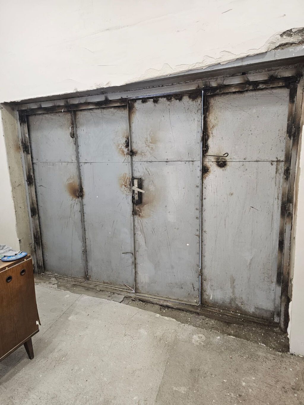 Rusun dəmiridi qalın dəmir stenkadır. 2.60×1.90 — Pəncərələr, qapılar, balkonlar, Gəncə (2)