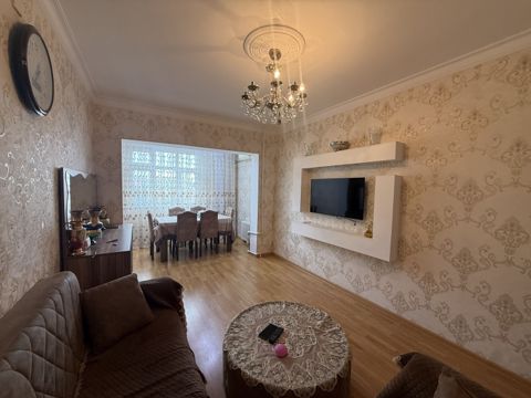 Satılır 2 otaqlı köhnə tikili 60 m² — 147 000 ₼ · Bakı · Mənzil Satılır 2 otaqlı köhnə tikili 60 m² — Bakı