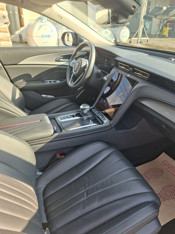 Hongqi H5, 1.5 L, 1.3 kWh, 2023 il, 63 000 km 10-IB-900 — Avtomobillər, Bakı (7)