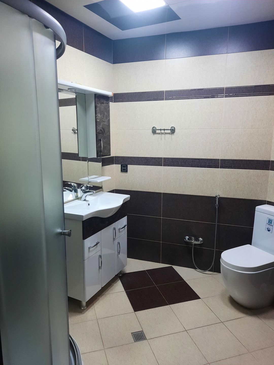 İcarəyə verilir 3 otaqlı yeni tikili 138 m² — Mənzil, Bakı (8)