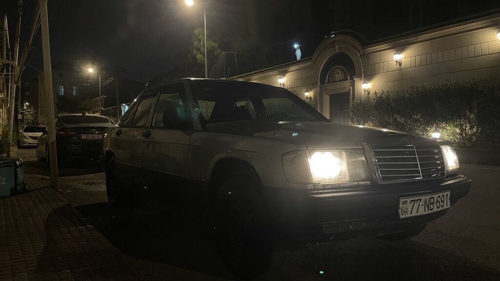 Mercedes-Benz 190 (W201) sedan - Korpus: 4 qapılı sedan 77-IB-691 — Avtomobillər, Bakı (4)