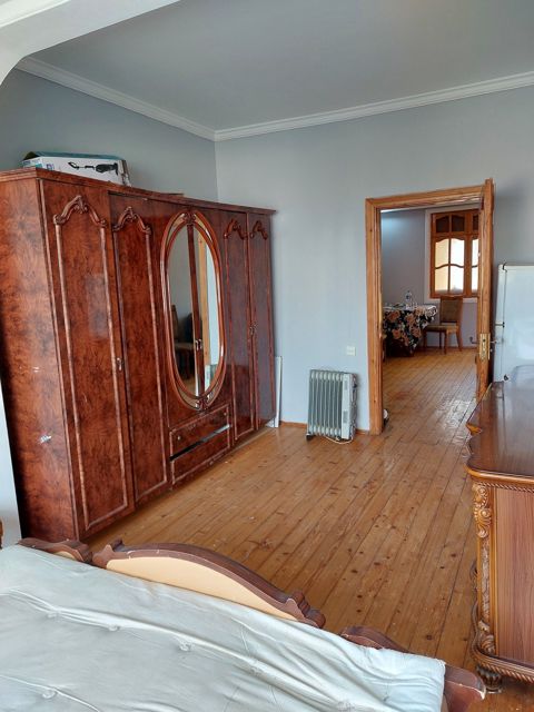 İcarəyə verilir 3 otaqlı köhnə tikili 65 m² — 550 ₼ · Bakı · Mənzil İcarəyə verilir 3 otaqlı köhnə tikili 65 m² — Bakı