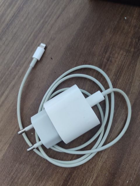 Simsiz şarj cihazı Apple, 20 Vt, Yeni — 40 ₼ · Bakı · Şarj cihazları Simsiz şarj cihazı Apple, 20 Vt, Yeni — Bakı