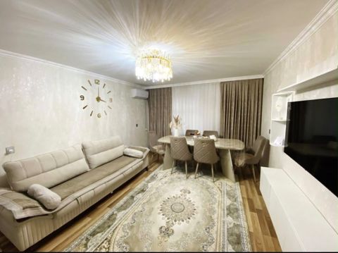 Satılır 3 otaqlı köhnə tikili 65 m² — Bakı