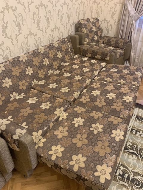 Çiçək naxışlı yumşaq mebel dəsti - Tərkibi: 3 nəfərlik divan + 2 ədəd — 200 ₼ · Bakı · Yumşaq mobilya dəstləri Çiçək naxışlı yumşaq mebel dəsti - Tərkibi: 3 nəfərlik divan + 2 ədəd — Bakı