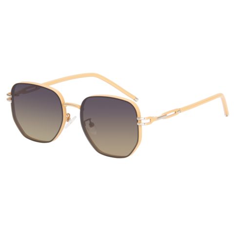 Qadın günəş eynəyi NN Optic Eyewear NN21004 C5 — 55.99 ₼ · Bakı · Mallar Qadın günəş eynəyi NN Optic Eyewear NN21004 C5 — Bakı