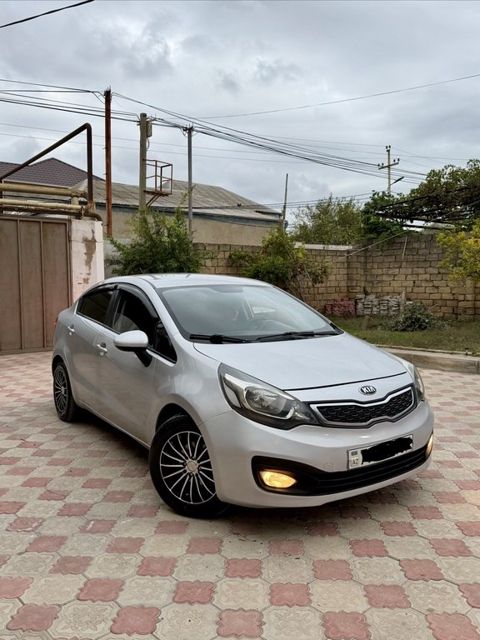 Kia Rio, 1.4 L, 2014 il, 237 000 km — 13 400 ₼ · Sumqayıt · Avtomobillər Kia Rio, 1.4 L, 2014 il, 237 000 km — Sumqayıt