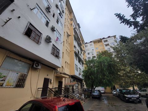 Satılır obyekt 42 m² — 100 000 ₼ · Bakı · Əmlak Satılır obyekt 42 m² — Bakı