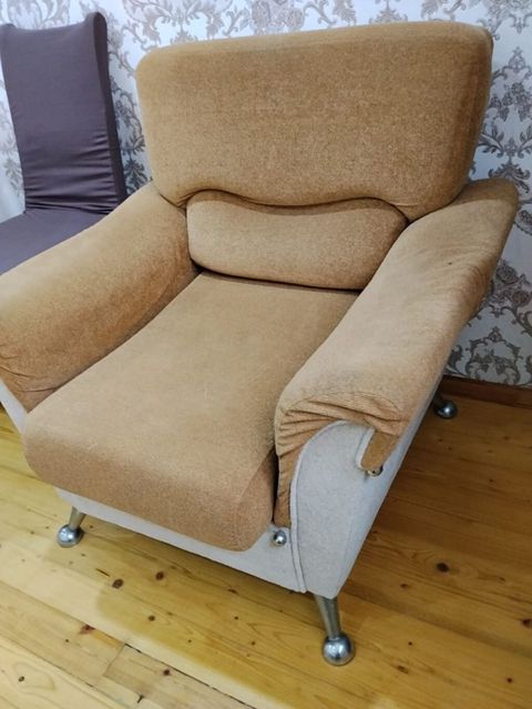 Korpus və kreslo dəsti - Tərkib: 1 ədəd 3 yerlik divan + 2 ədəd geniş — 150 ₼ · Bakı · Yumşaq mobilya dəstləri Korpus və kreslo dəsti - Tərkib: 1 ədəd 3 yerlik divan + 2 ədəd geniş — Bakı