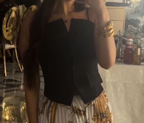 Qadın üçün qara top/üst geyim - Model: nazik körpü askılı, sinədə — Aysu