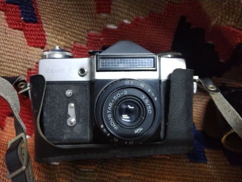 Zenit-E 35mm SLR fotoaparatı - Obyektiv: Industar-50-2, 50 mm, f/3.5 — 50 ₼ · Bakı · Fotoaparat Zenit-E 35mm SLR fotoaparatı - Obyektiv: Industar-50-2, 50 mm, f/3.5 — Bakı