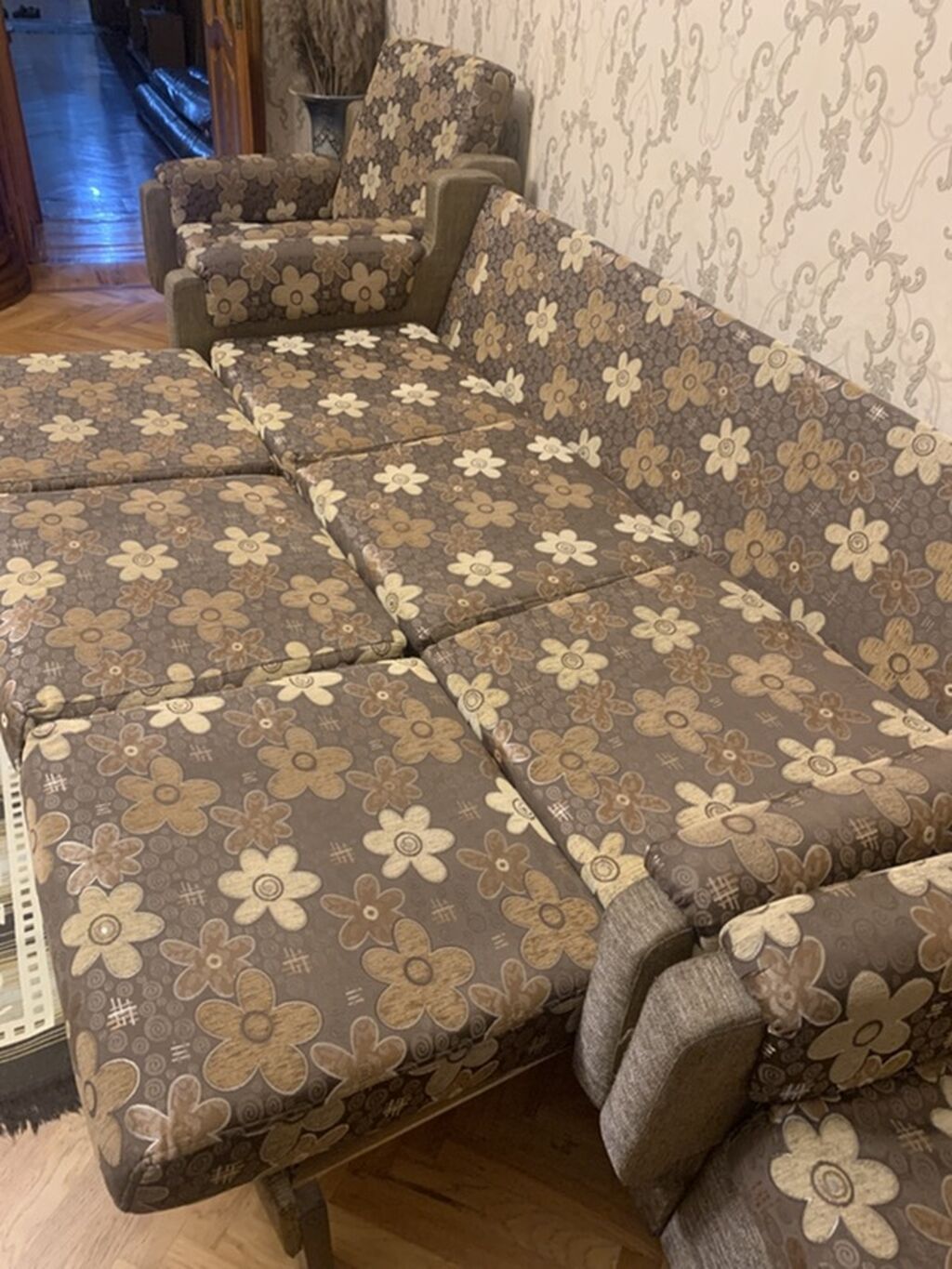 Çiçək naxışlı yumşaq mebel dəsti - Tərkibi: 3 nəfərlik divan + 2 ədəd — Yumşaq mobilya dəstləri, Bakı (2)