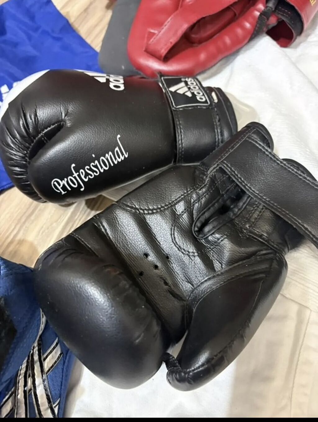 Adidas Professional boks əlcəkləri/ Yeni kimi - Rəng: qara - Model — Döyüş sənətləri, Xırdalan
