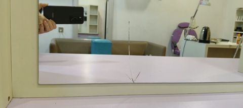 Gözəllik salonları və vizaj üçün iş masası və güzgülü vitrin komplekti — Bakı