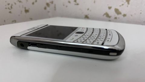 Blackberry rəng - Ağ, Düyməli — Bakı