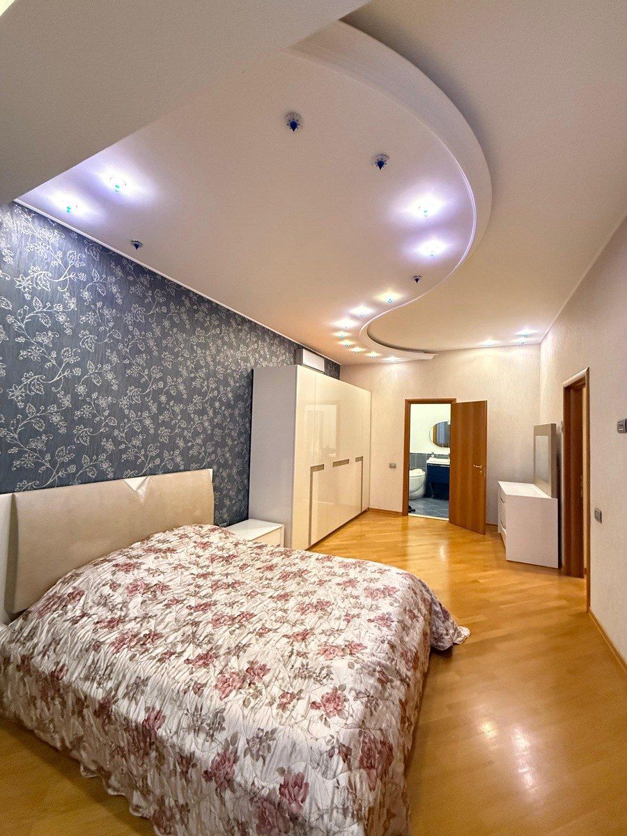Satılır 4 otaqlı yeni tikili 200 m² — Mənzil, Bakı (11)