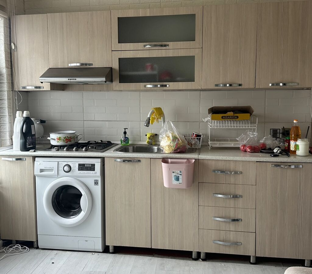 Mətbəx mebeli 250azn satılır. Ölçü 3m, üzərində qaz verilir — Mətbəx mobilyası, Bakı