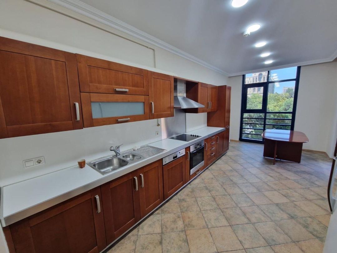 İcarəyə verilir 4 otaqlı yeni tikili 170 m² — Mənzil, Bakı (9)
