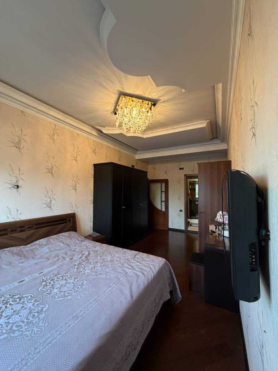Satılır 4 otaqlı köhnə tikili 136 m² — Mənzil, Bakı (9)