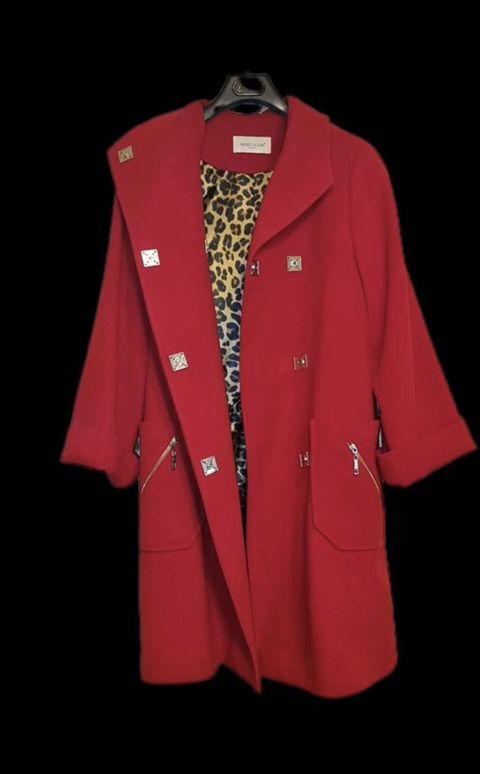 Qadın qırmızı palto – Miss LUM markası - Rəng: canlı qırmızı - Model — 90 ₼ · Bakı · Palto Qadın qırmızı palto – Miss LUM markası - Rəng: canlı qırmızı - Model — Bakı