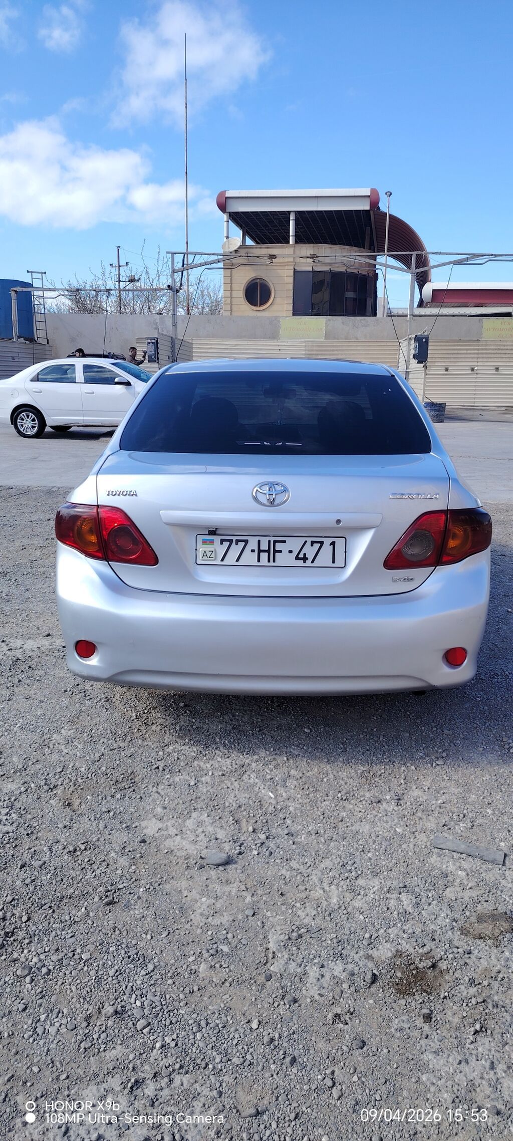 Toyota Corolla sedan - Kuzov: gümüşü rəng, 4 qapı - Nömrə: 77-HF-471 — Avtomobillər, Saray (8)
