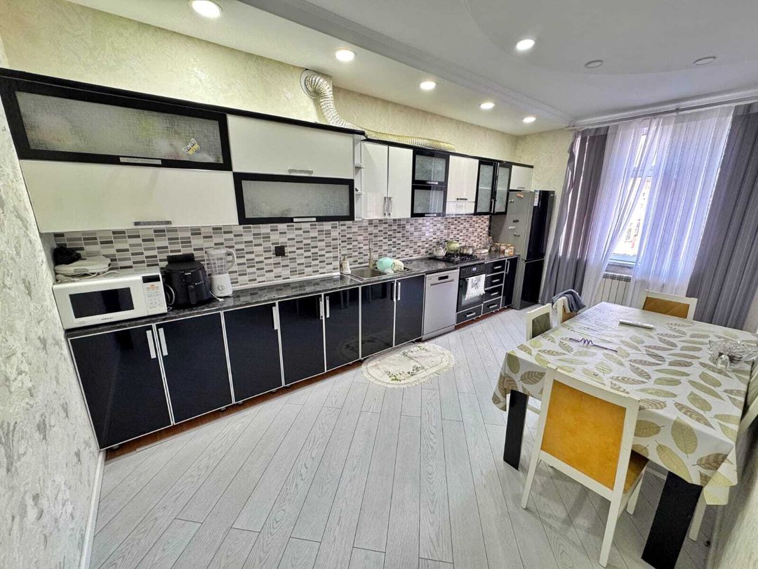 Satılır 4 otaqlı yeni tikili 135 m² — Mənzil, Bakı (7)