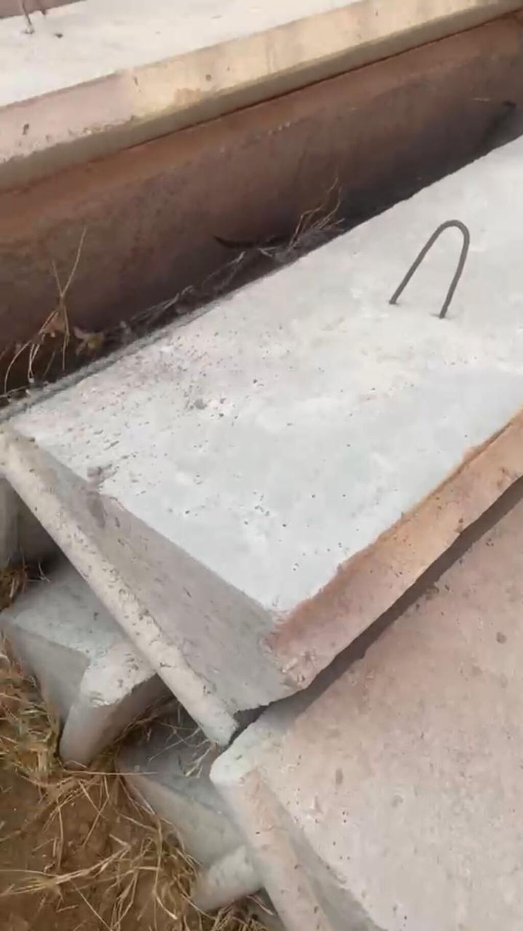 Beton pillekan pilteler ela veziyyetde 26 eded var qiy 1 ededi 30 azn — Beton, Bakı