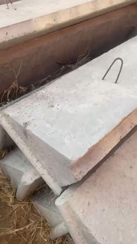 Beton pillekan pilteler ela veziyyetde 26 eded var qiy 1 ededi 30 azn — 30 ₼ · Bakı · Beton Beton pillekan pilteler ela veziyyetde 26 eded var qiy 1 ededi 30 azn — Bakı