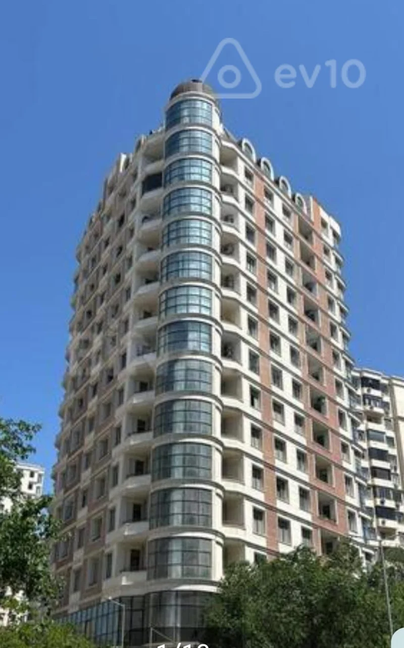 5 otaqlı mənzil, 218 m², Təbriz küçəsi — kirayə — Bakı