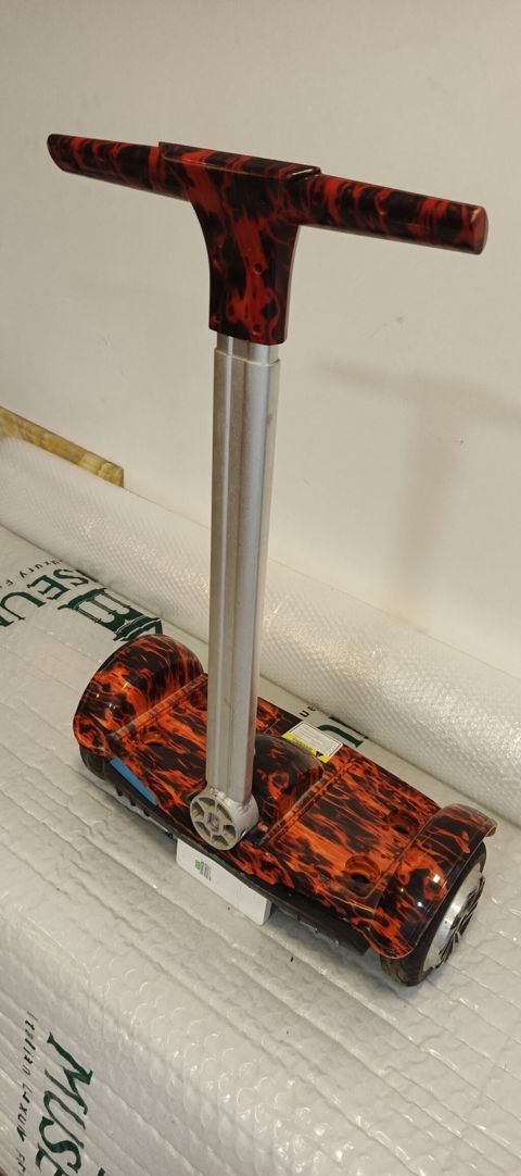 Elektrikli hoverboard (özünü-tarazlayan skuter) – alov naxışlı gövdə — 1 ₼ · Bakı · Hiroskopler Elektrikli hoverboard (özünü-tarazlayan skuter) – alov naxışlı gövdə — Bakı