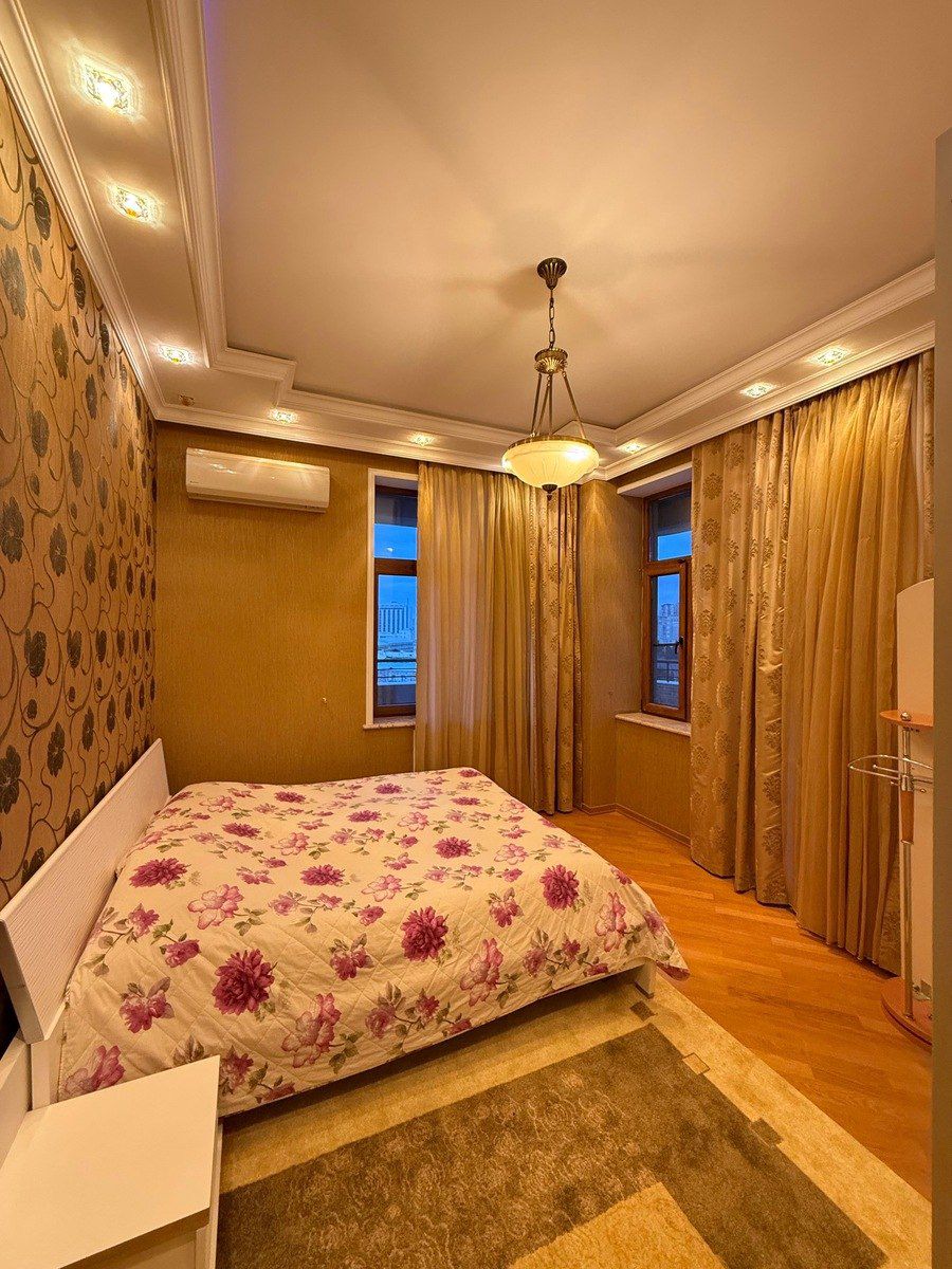 Satılır 4 otaqlı yeni tikili 200 m² — Mənzil, Bakı (9)