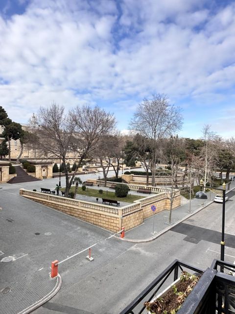 Satılır 4 otaqlı köhnə tikili 130 m² — 510 000 ₼ · Bakı · Mənzil Satılır 4 otaqlı köhnə tikili 130 m² — Bakı