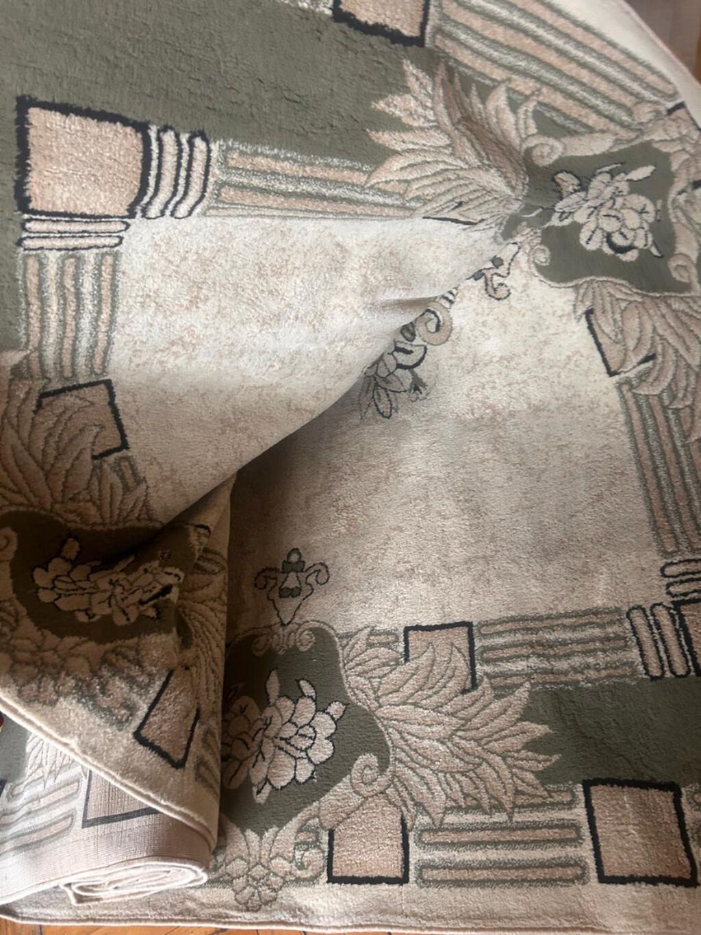 Böyük Ölçülü Xalça Satılır (2.5m x 3.5m) – Yaxşı Vəziyyətdə Qiymət — Şəxsi əşyalar, Bakı (4)