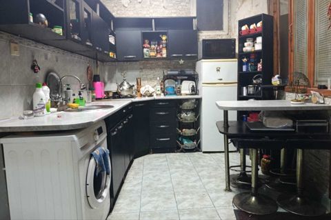 Satılır 2 otaqlı köhnə tikili 65 m² — 172 000 ₼ · Bakı · Mənzil Satılır 2 otaqlı köhnə tikili 65 m² — Bakı