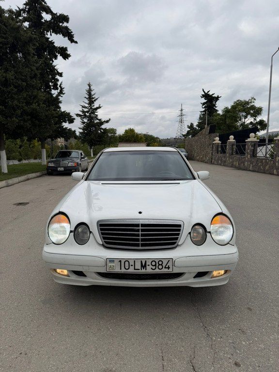 Mercedes E 220, 2.2 L, 1995 il, 500 000 km 10-LM-984 — Avtomobillər, Quba (2)
