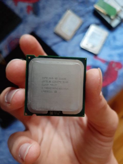 Intel Core 2 Quad Q6600 prosessor Model: Intel Core 2 Quad Q6600 — Gəncə