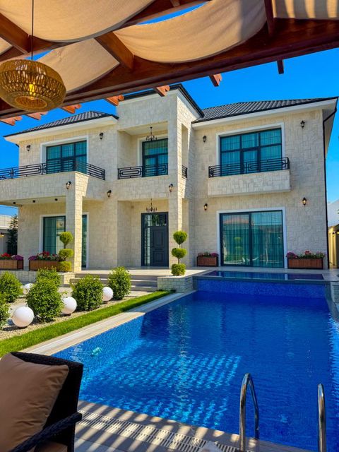 Satılır 6 otaqlı həyət evi/bağ evi 400 m² — Bakı