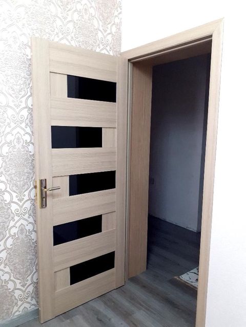 5 eded qapi biri 50 azn. Cercivesiz olculeri 2×0,80sm. Cercive ile — Bakı