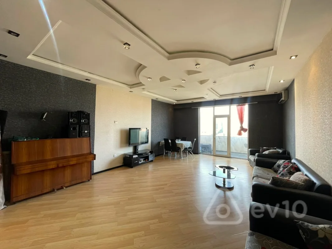 3 otaqlı mənzil, 125 m², Nizami metrosunun qarşisi — Bakı