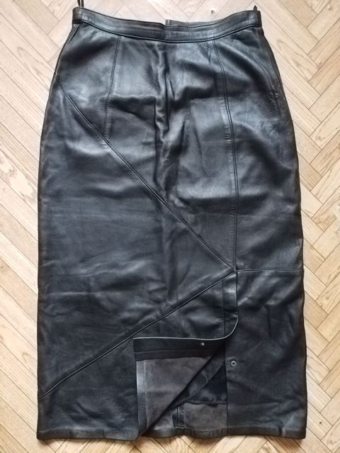 Qadınlar üçün qara dəri ətək - Material: təbii dəri, içlikli - Rəng — 12 ₼ · Bakı · Ətəklər Qadınlar üçün qara dəri ətək - Material: təbii dəri, içlikli - Rəng — Bakı